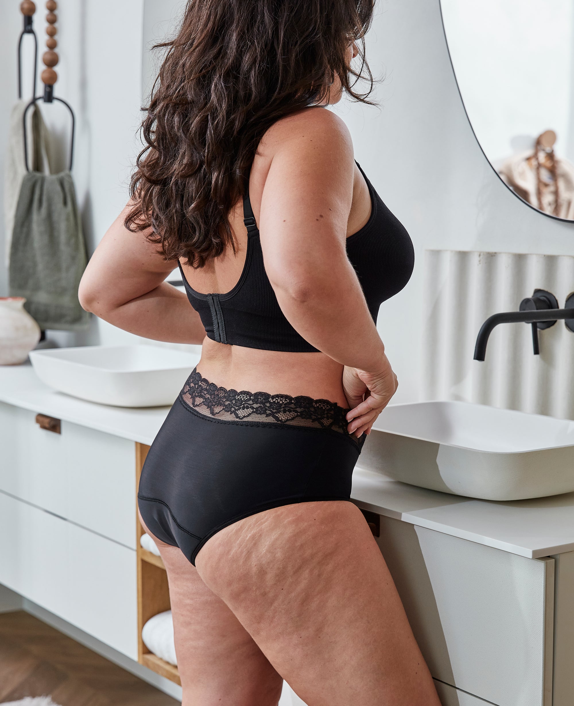 Culotte de règles élégante protection vue de 3/4
