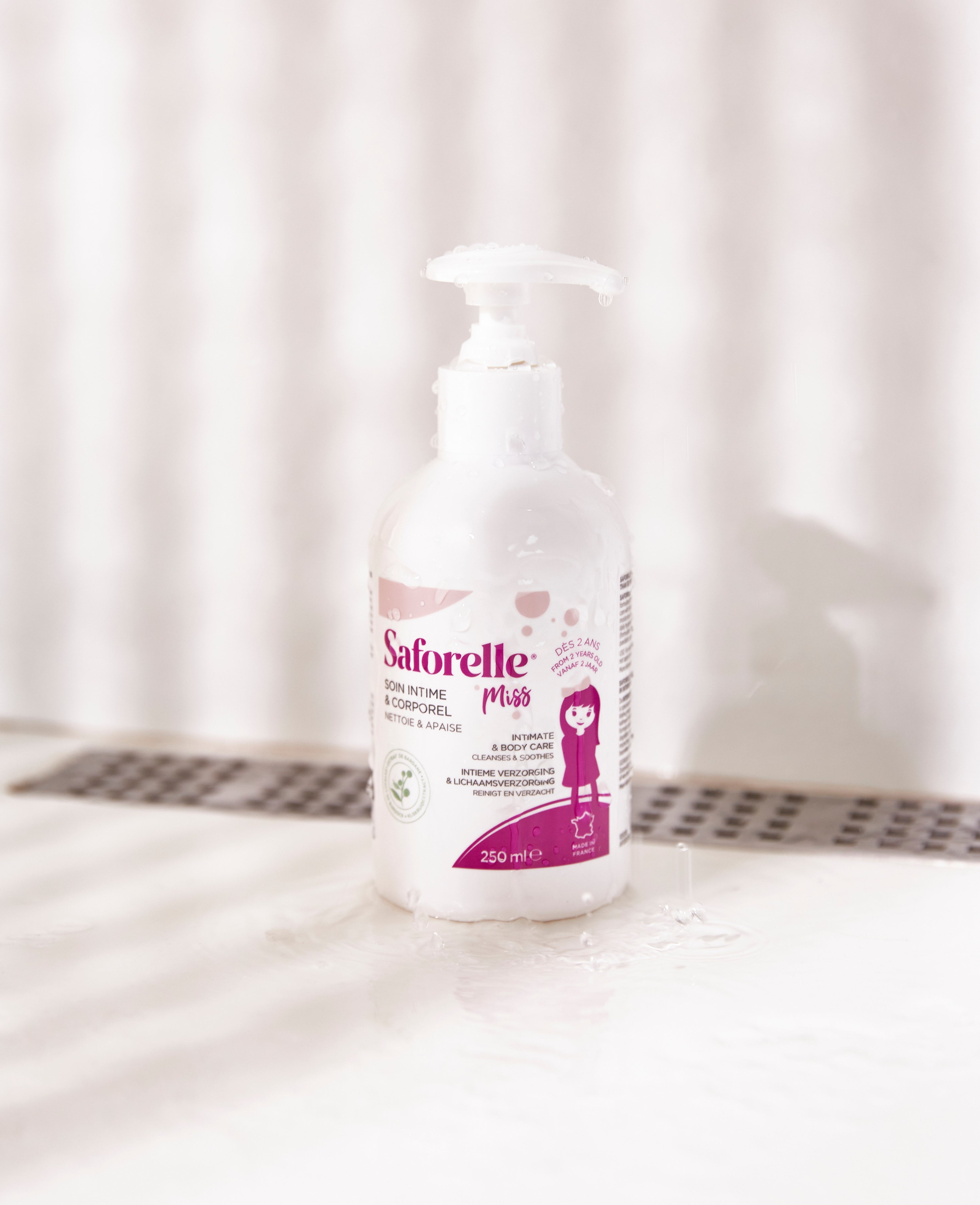 Flacon pompe Saforelle Miss hygiène intime pour peaux sensibles